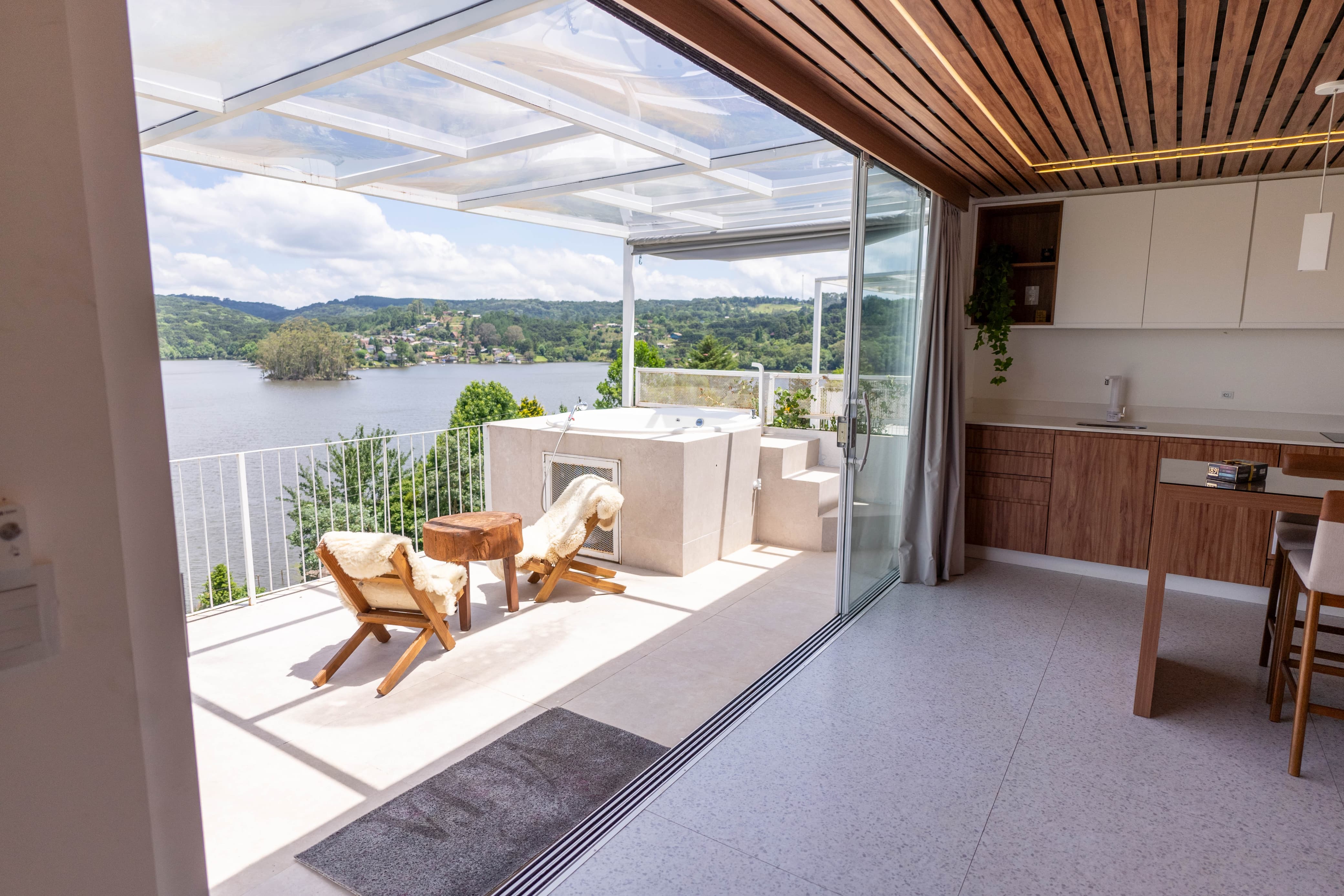 Studio B com hidromassagem, varanda e vista panorâmica